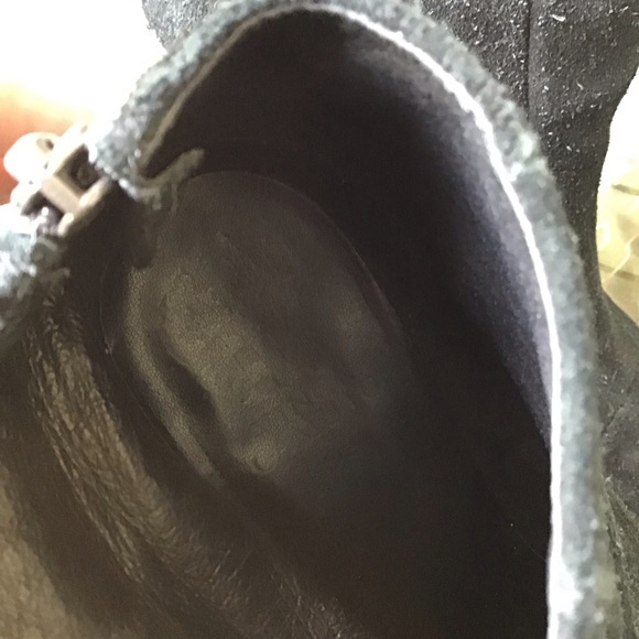 Vince Camuto Graysen Black Suede Ankle Booties - Picture 11 of 11